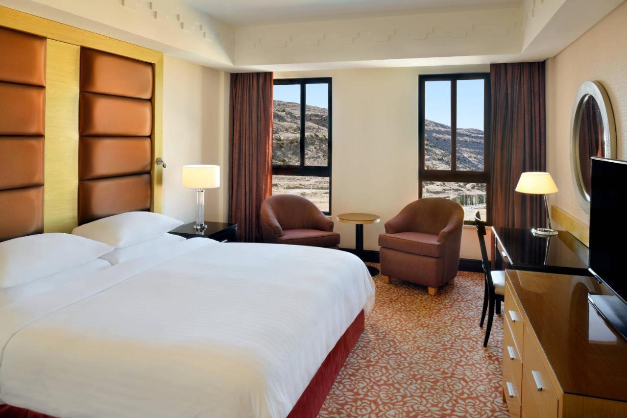 Petra Marriott Hotel Wadi Musa Exteriör bild