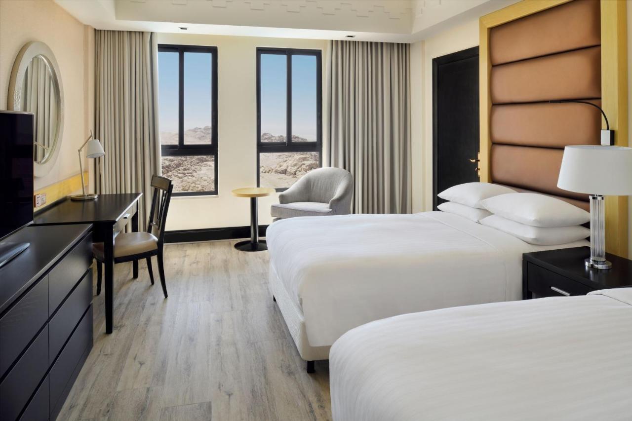 Petra Marriott Hotel Wadi Musa Exteriör bild