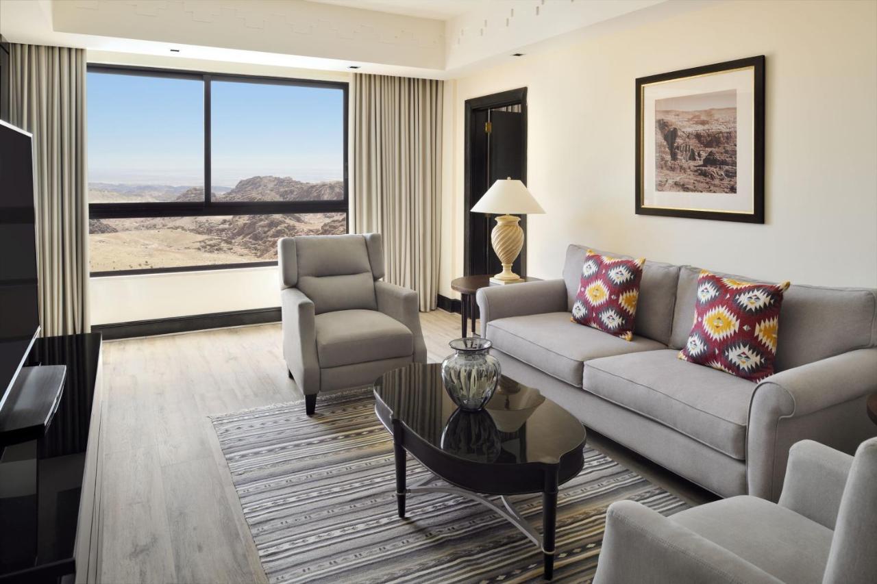 Petra Marriott Hotel Wadi Musa Exteriör bild