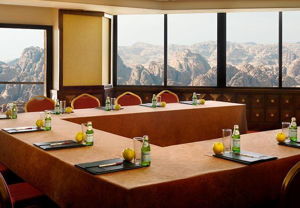Petra Marriott Hotel Wadi Musa Exteriör bild