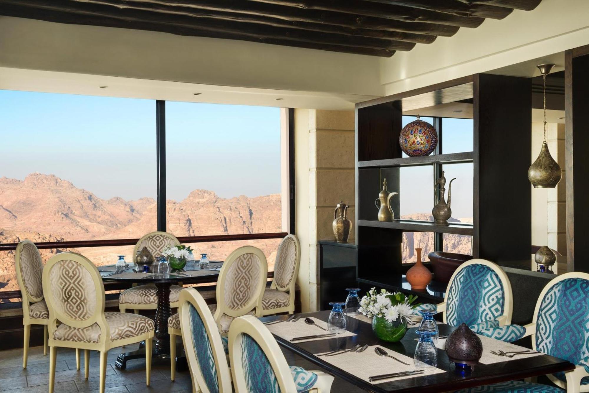 Petra Marriott Hotel Wadi Musa Exteriör bild
