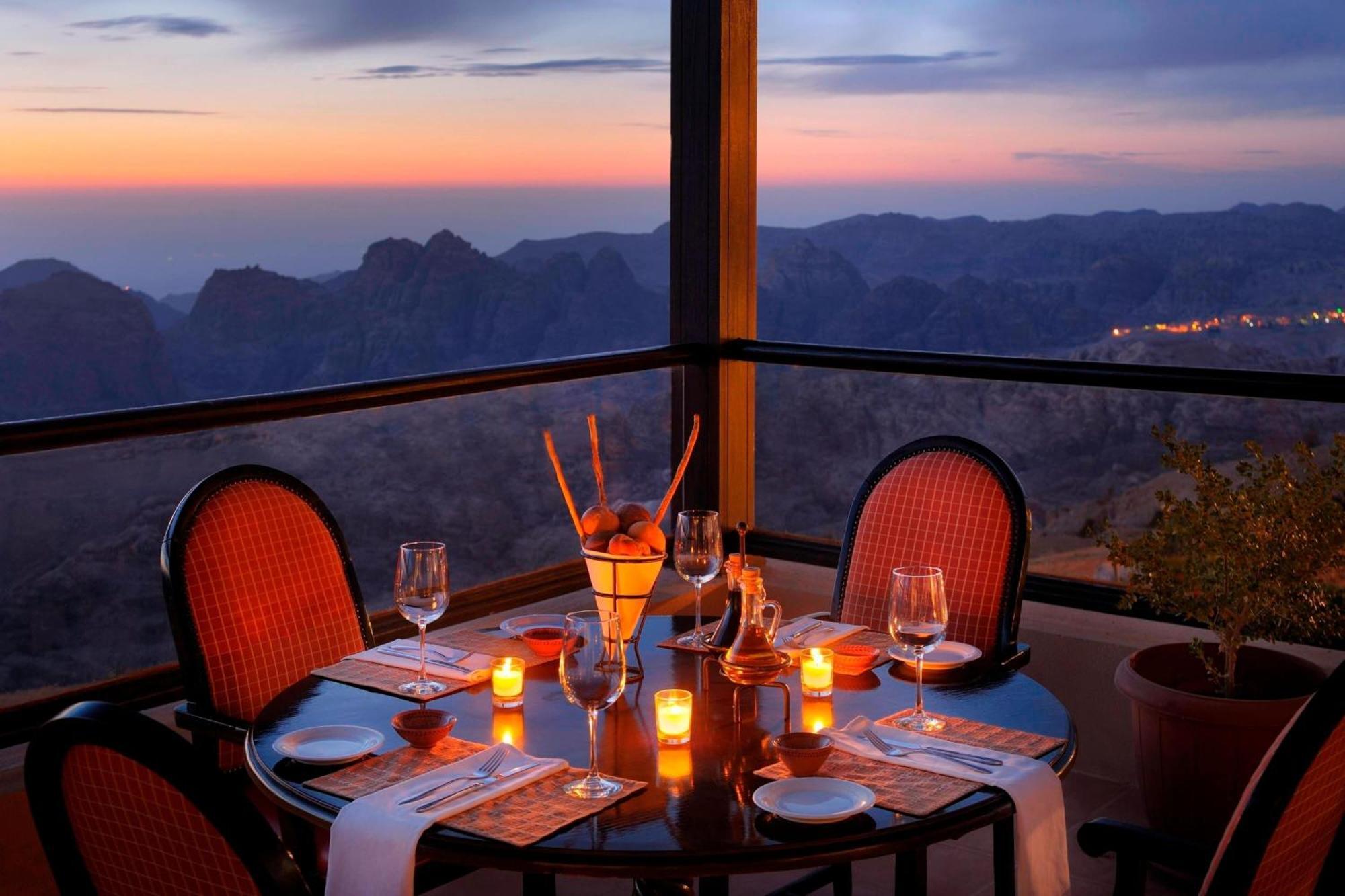 Petra Marriott Hotel Wadi Musa Exteriör bild