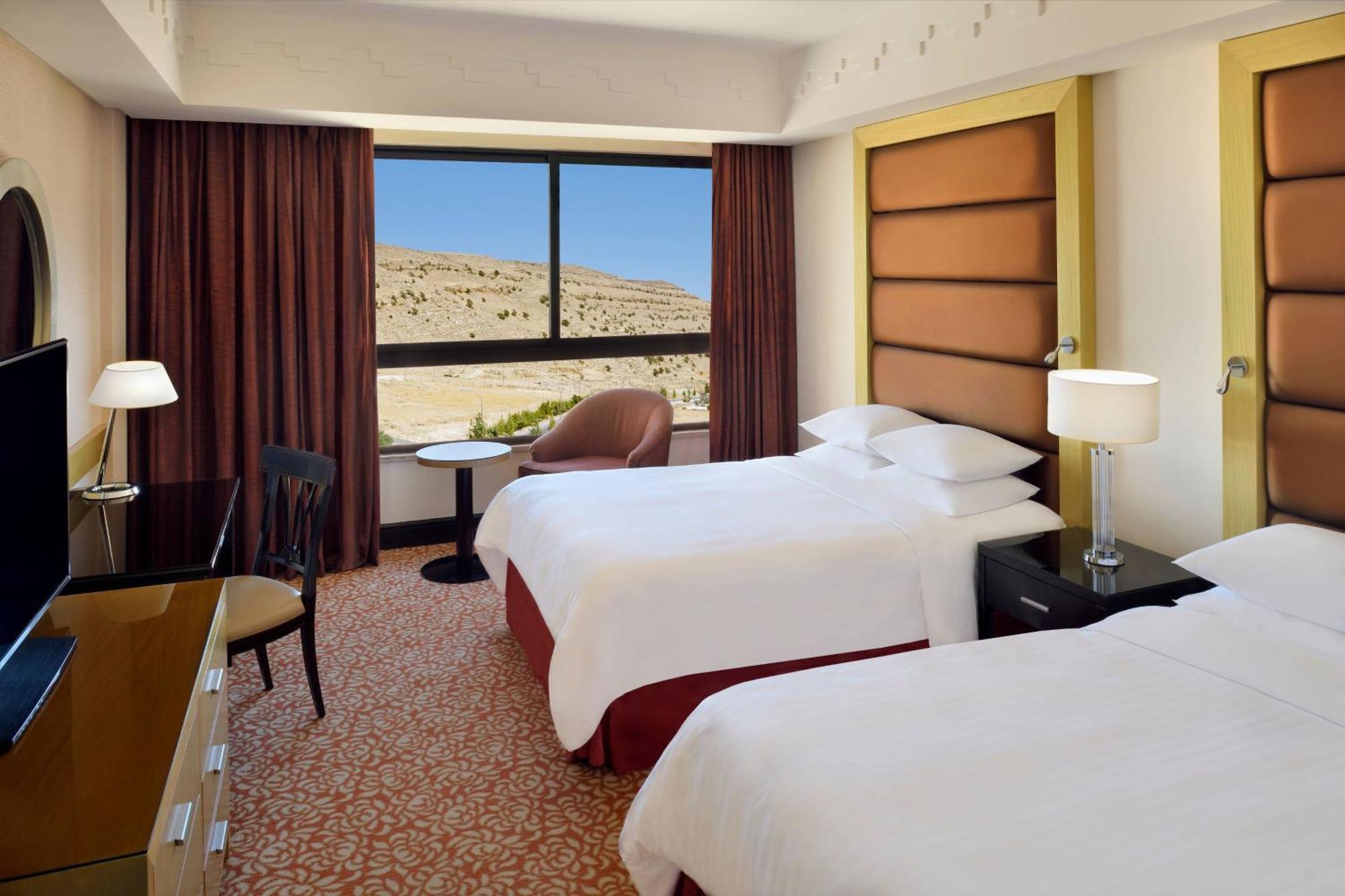 Petra Marriott Hotel Wadi Musa Exteriör bild
