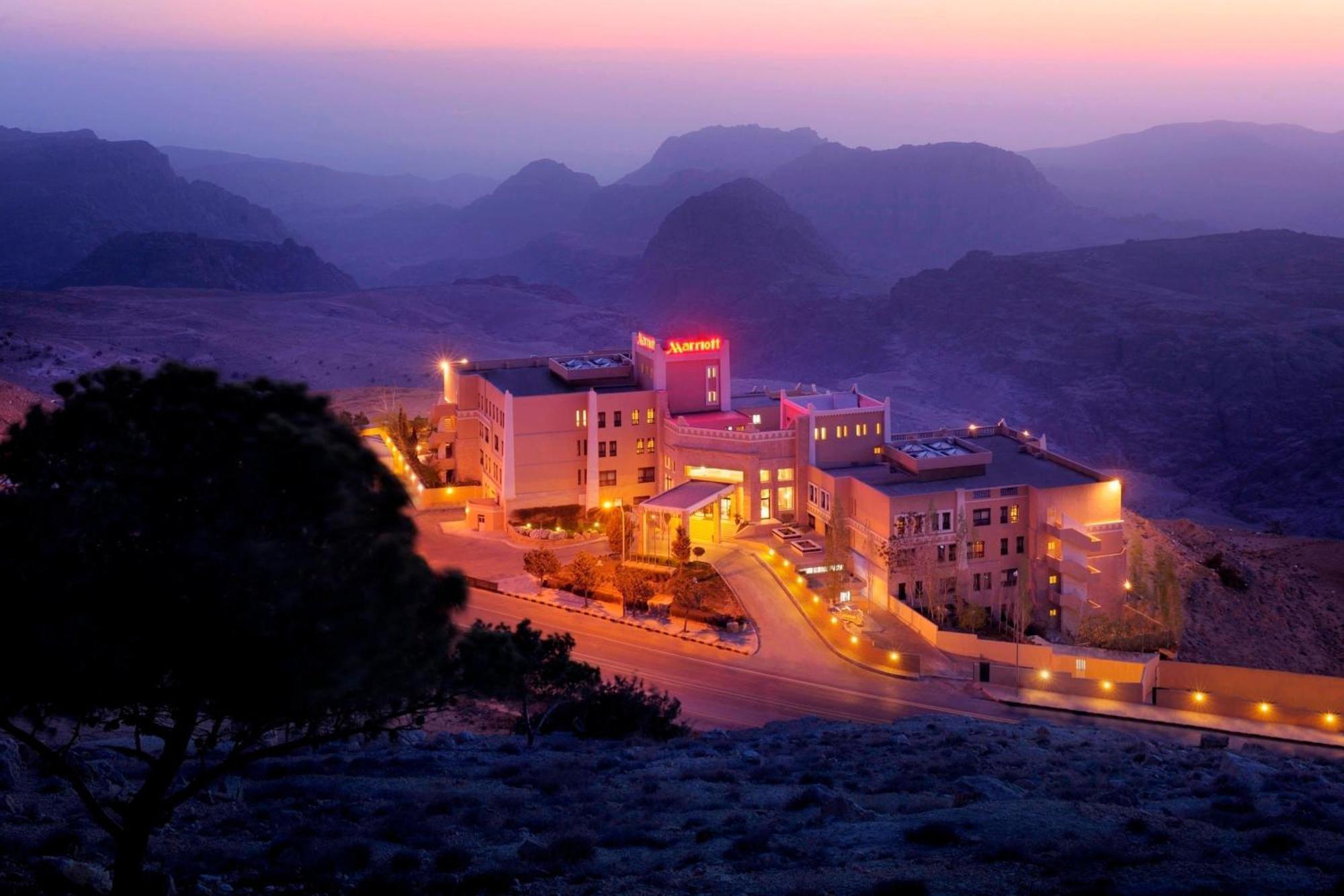 Petra Marriott Hotel Wadi Musa Exteriör bild