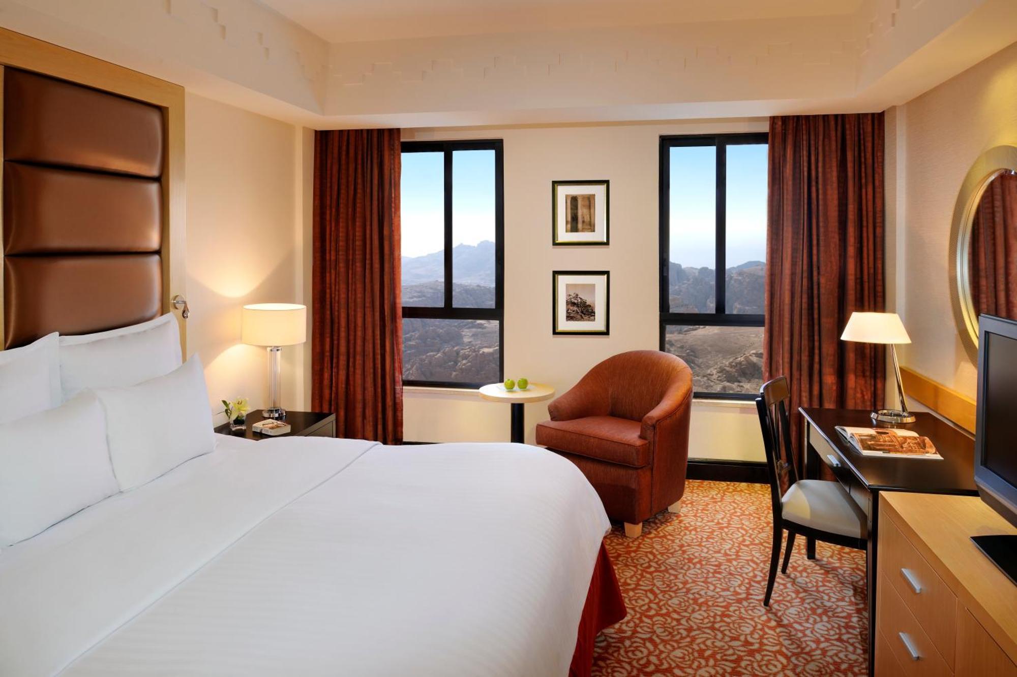 Petra Marriott Hotel Wadi Musa Exteriör bild