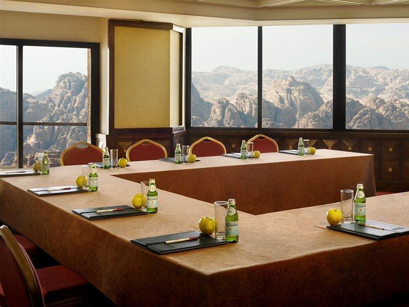 Petra Marriott Hotel Wadi Musa Exteriör bild