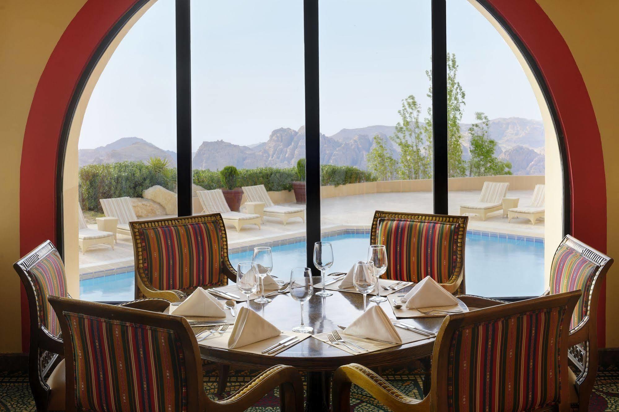Petra Marriott Hotel Wadi Musa Exteriör bild